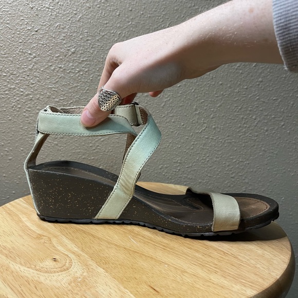 Teva Cabrillo Light Green Strappy Leather Cork Wedge Sandals Women’s 9.5 - Picture 10 of 15